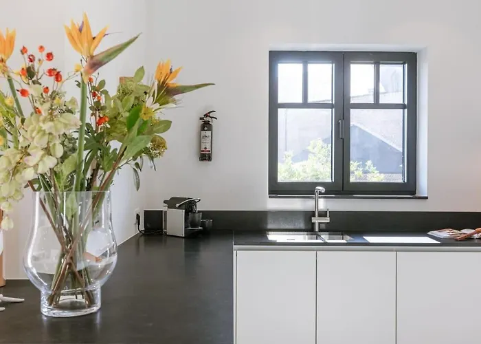 Huswell - Exquisite On A Great Location In